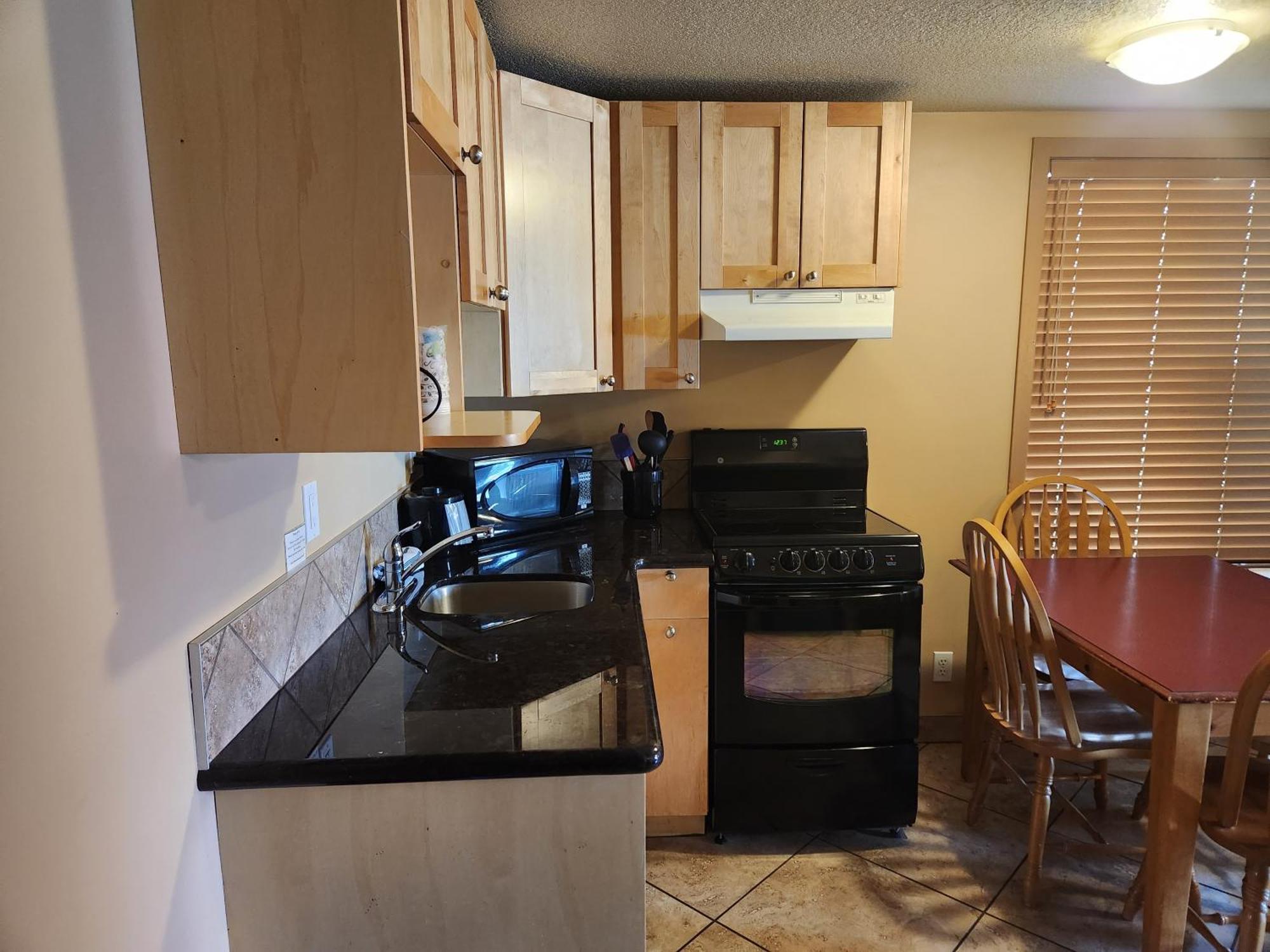 Waterton Lakes Lodge Resort Εξωτερικό φωτογραφία