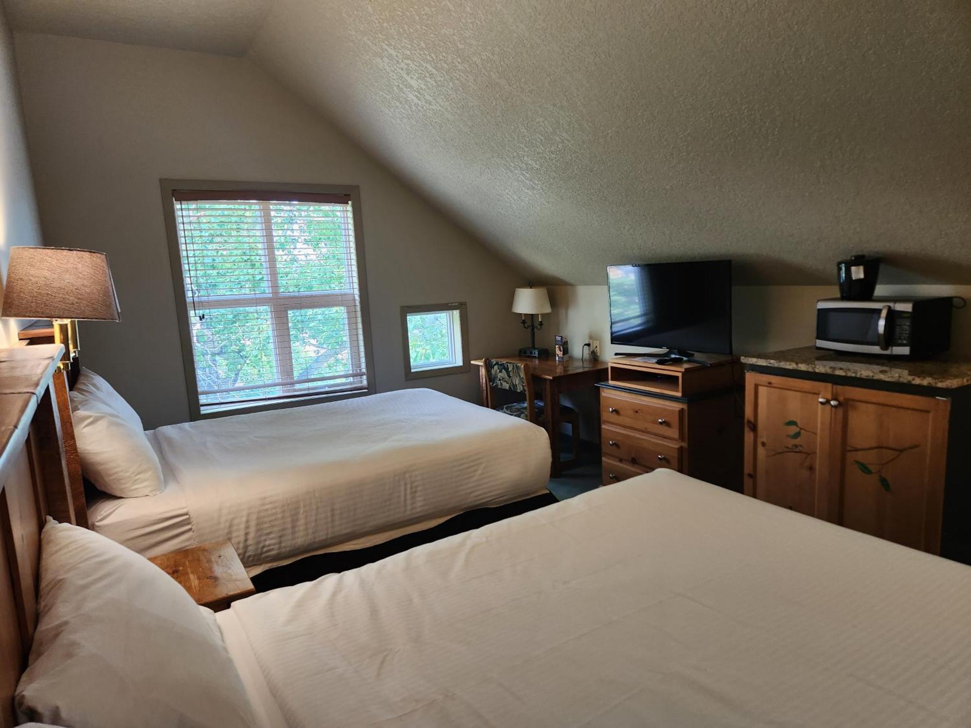 Waterton Lakes Lodge Resort Εξωτερικό φωτογραφία