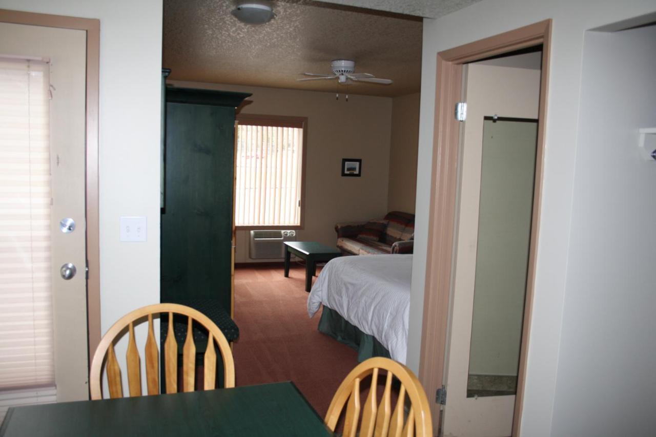 Waterton Lakes Lodge Resort Εξωτερικό φωτογραφία